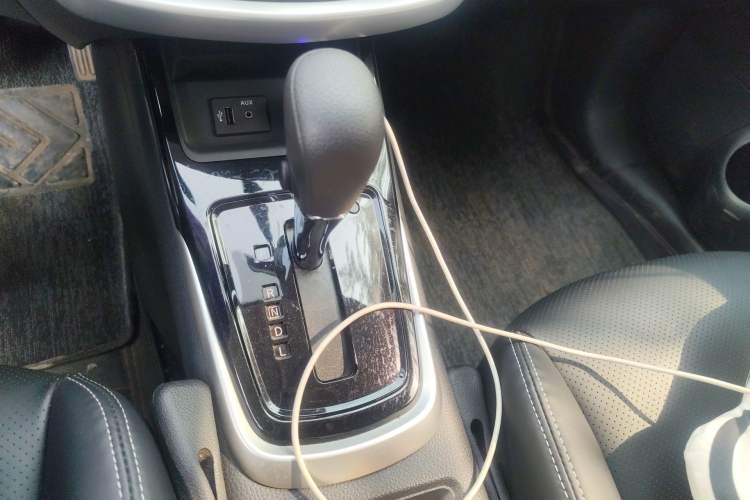 Used Nissan Tiida 2024 1.6L CVT Cool Dynamic Edition Gear Lever