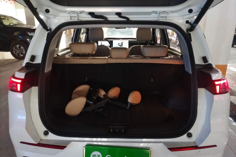 Used AION Y 2022 70 Tech Edition Lithium Iron Phosphate