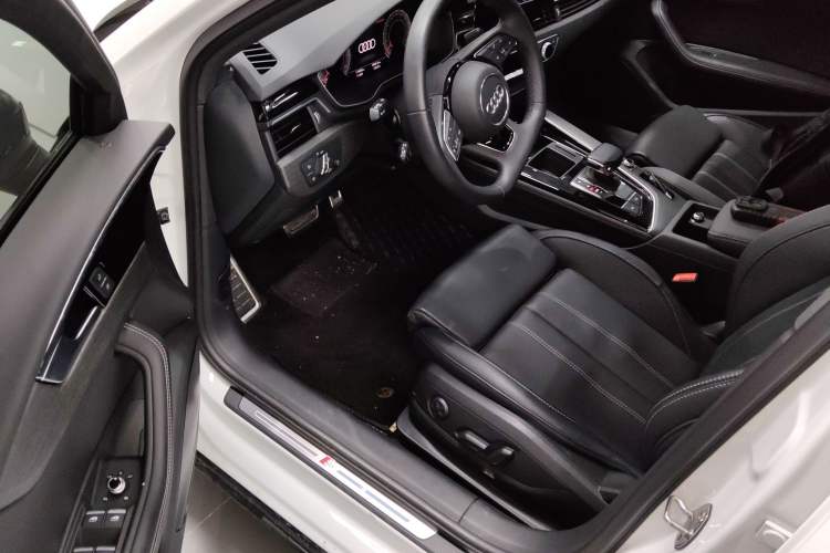 Used Audi A4L 2023 40 TFSI Luxury Dynamic Model