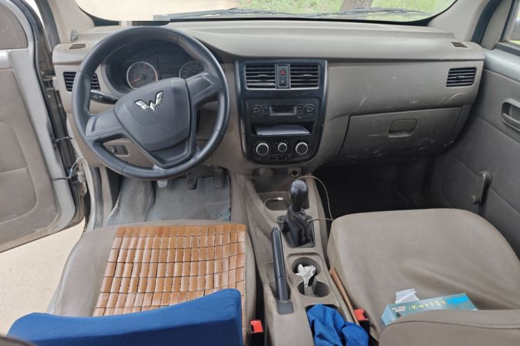 Used Wuling Rongguang V 2016 1.5L Practical Version
