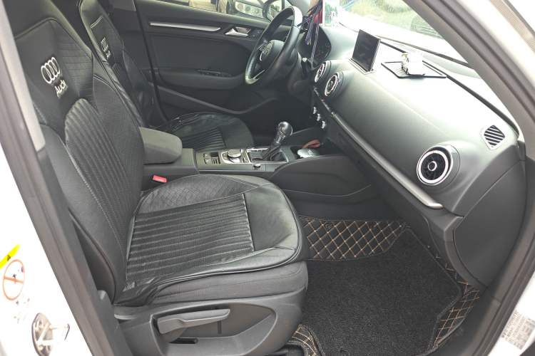 Used Audi A3 2020 Restyled Sportback 35 TFSI Entry-Level China VI Emission Standard Right Front Seat