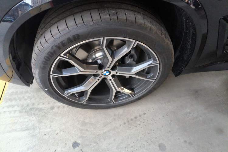 Used BMW X5 2023 xDrive 30Li Luxury M Sport Night Edition Package Exterior 7