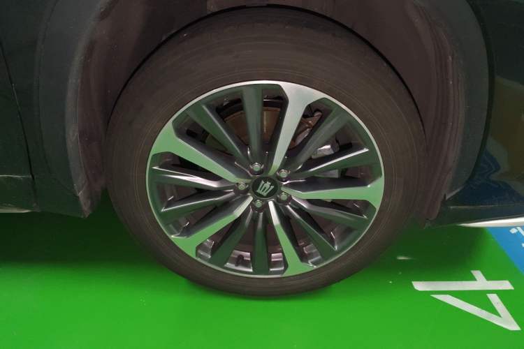 Used Toyota Crown Kluger 2024 2.5L HEV Two-Wheel Drive Luxury Edition Right Front Wheel Hub