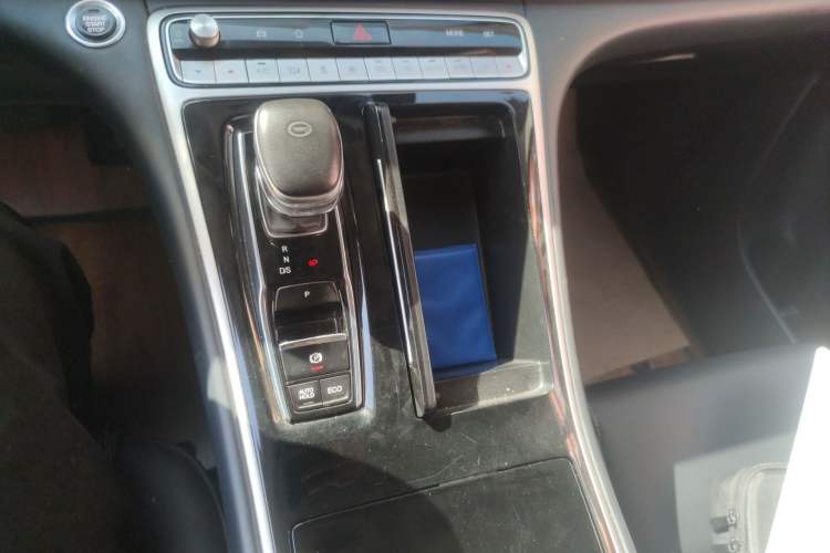 Used GAC Trumpchi M8 2021 Revised Version Lingxiu Series 390T Luxury Edition Gear Lever