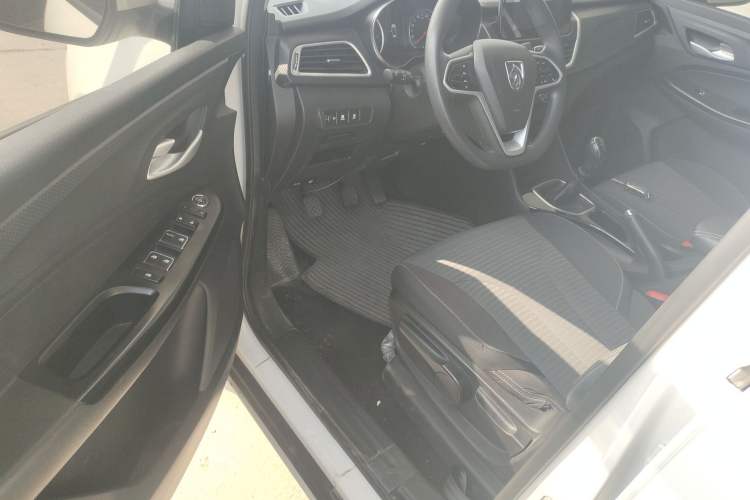 Used Baojun 730 2019 1.5T Manual Fashion Model 7-seater National V