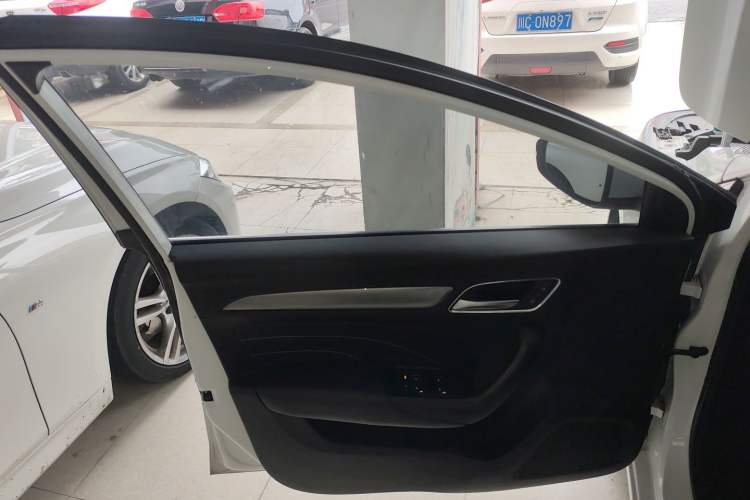 Used Roewe i6 2020 PLUS 1.6L CVT 4G Connected Glory Flagship Edition