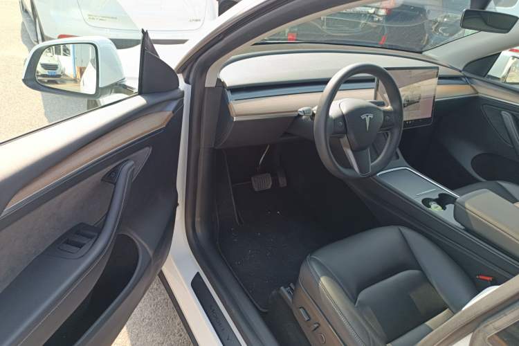 Used Tesla Model Y 2021 Revised Version 2 Long-Range All-Wheel-Drive Edition