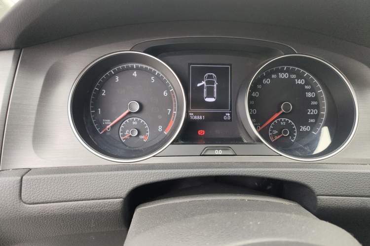 Used Volkswagen Golf 2016 230TSI Automatic Luxury Version Odometer Close Up