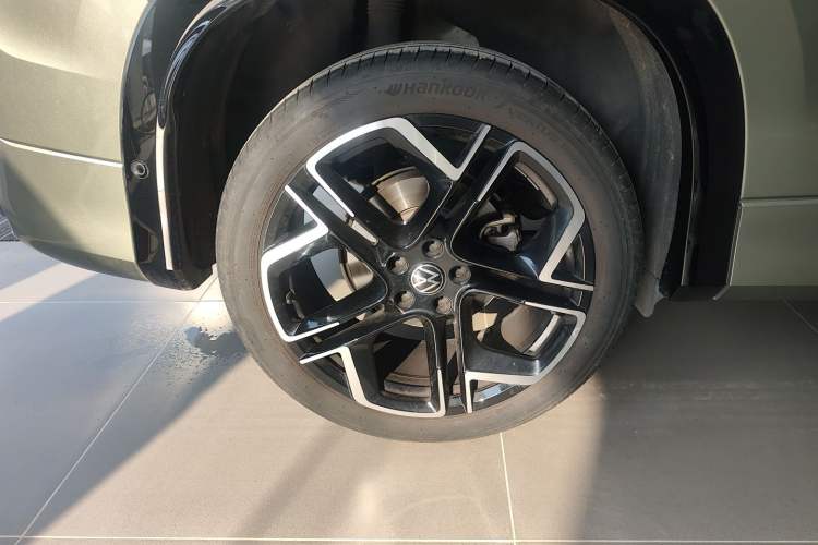 Used Volkswagen Tayron 2025 Tiguan L 380TSI 4Motion Luxury
