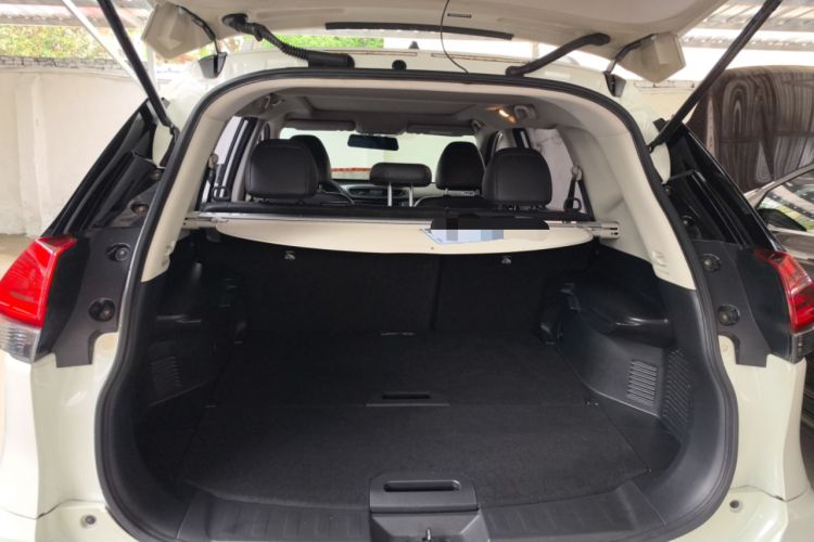 Used Nissan X-Trail 2017 2.0L CVT Comfort Edition 2WD Trunk