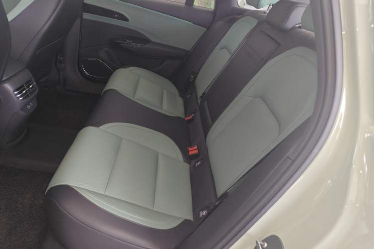 Used Hongqi EH7 2025 690 Smart Selection Edition Left Rear Seat