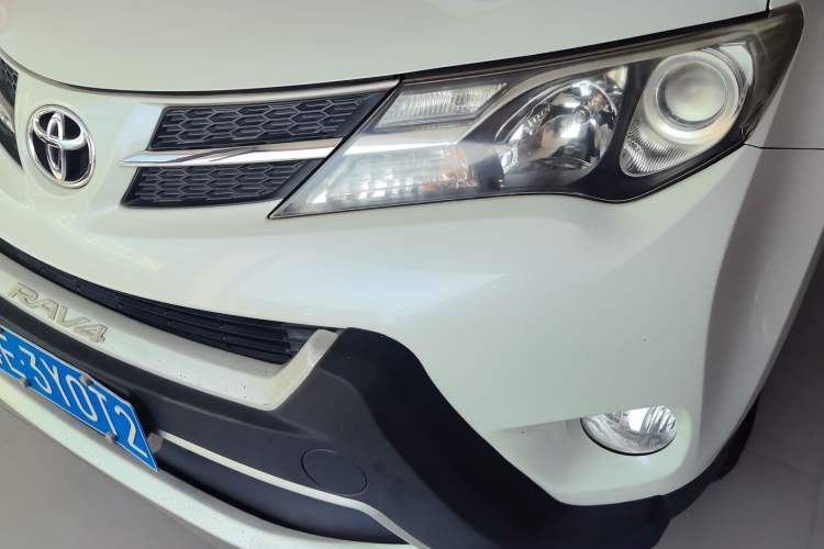 Used Toyota RAV4 2015 2.0L CVT Two-Wheel Drive Fashion Edition
