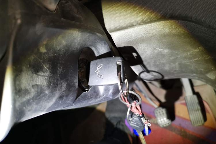 Used Wuling Rongguang S 2021 1.2L Base Model 7-Seater LSI Vehicle Key