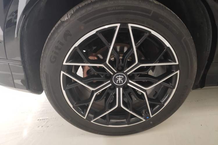 Used BYD Song L EV 2025 Intelligent Driving Version 602 km Range LiDAR-equipped All-Wheel-Drive Type
