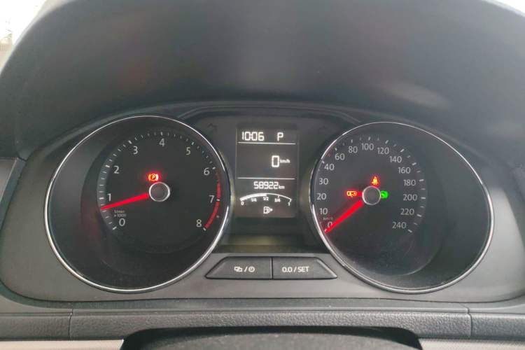 Used Volkswagen Lavida 2017 1.6L Automatic Comfort Edition Instrument Cluster