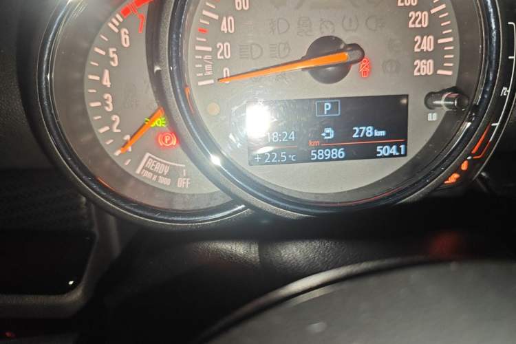 Used MINI Clubman 2019 1.5T COOPER Odometer Close Up