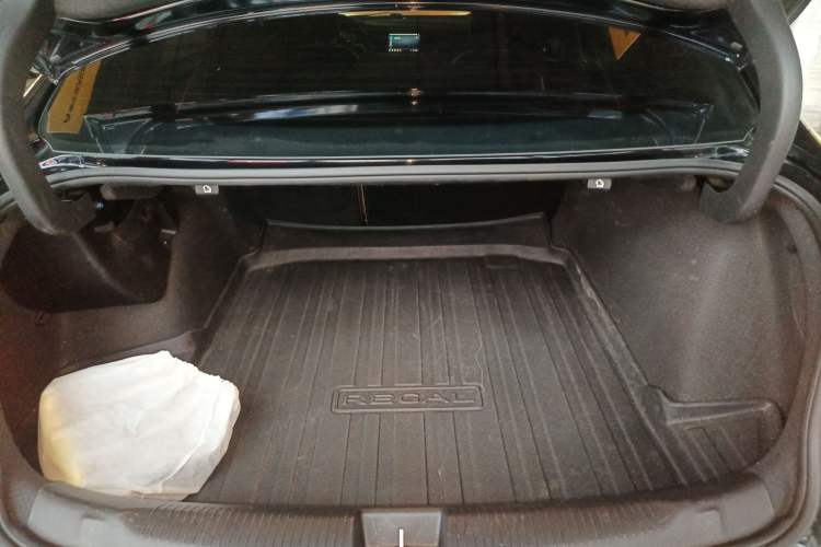 Used Buick Regal 2024 28T Luxury Edition Trunk