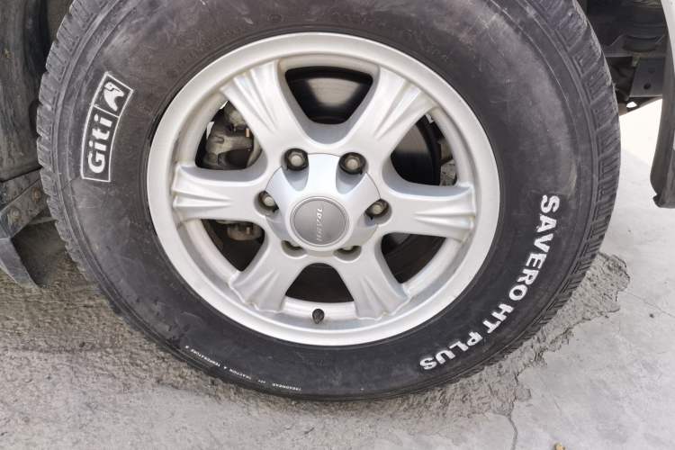 Used Haval H5 Classic 2015 2.0T Manual Two-Wheel Drive Advanced Version Right Front Wheel Hub