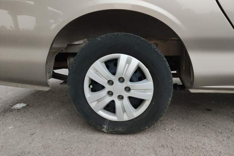 Used FORTHING Lingzhi 2023 M5L 1.6L Base Model 7 Seats