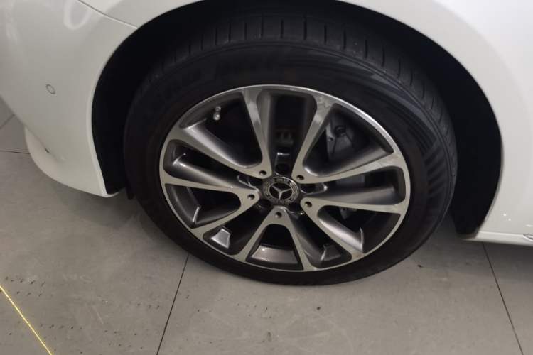 Used Mercedes-Benz E-Class 2019 Facelifted E 300 L Stylish Version
