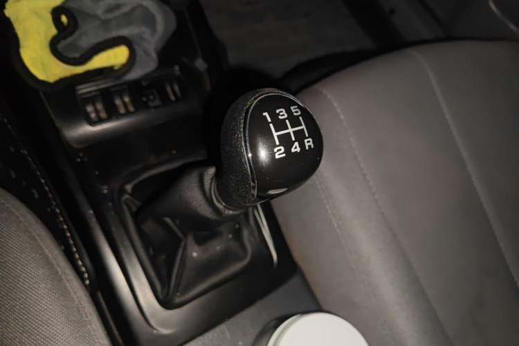 Used Hyundai Elantra 2011 1.6L Manual Comfort Version
