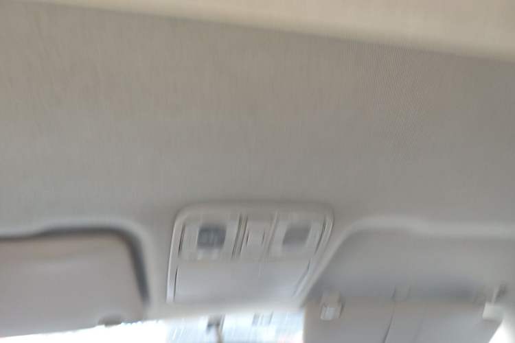 Used Dongfeng Fengon 380 2022 1.5L Comfort-Class Passenger Vehicle (Steel Spring) with 7 Seats Headliner