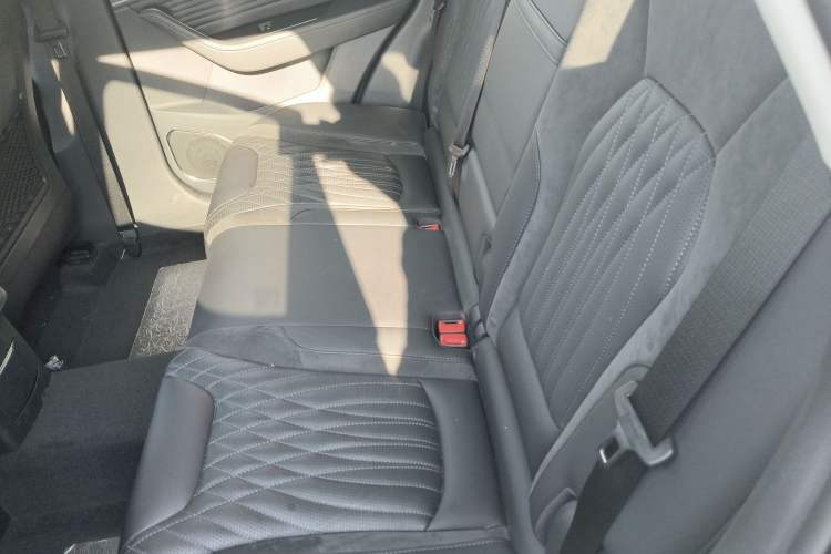 Used Hongqi HS5 2023 2.0T Qixiang Pro Edition
