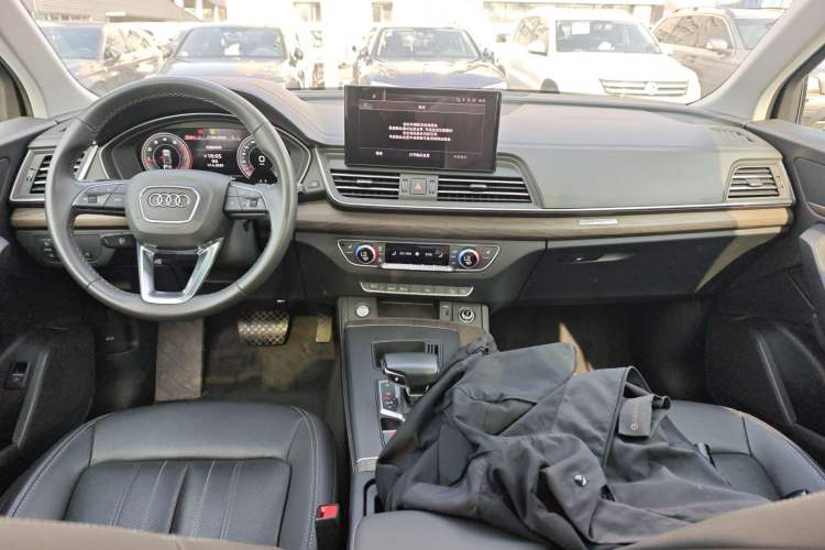Used Audi Q5L 2023 40T Fashionable and Elegant Version
