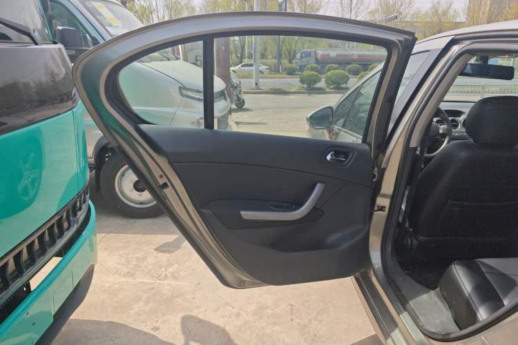 Used Peugeot 408 2013 2.0L Automatic Comfort Edition