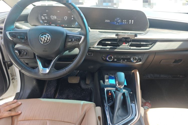 Used Buick GL6 2021 323T Mild Hybrid Connect Luxury Model Center Console