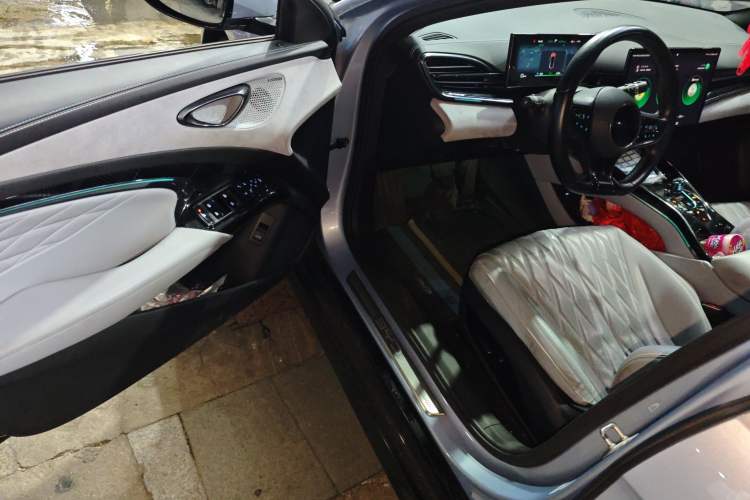 Used BYD Seal 2022 550 km Standard Range Rear-Wheel Drive Prestige Version
