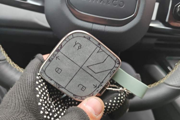 Used Lynk & Co 08 EM-P 2023 120km Long-Range Halo
