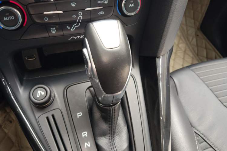 Used Ford Focus 2015 Hatchback 1.6L Automatic Fashion Edition