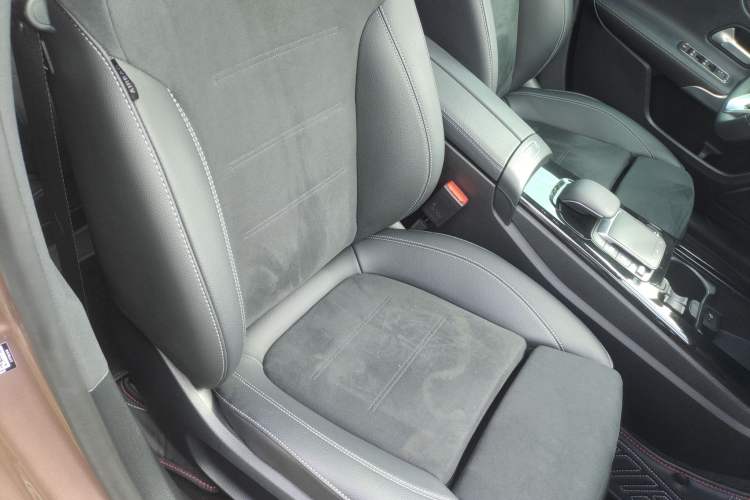 Used Mercedes-Benz A-Class 2020 Restyled A 200 L Sport Sedan Fashion Version
