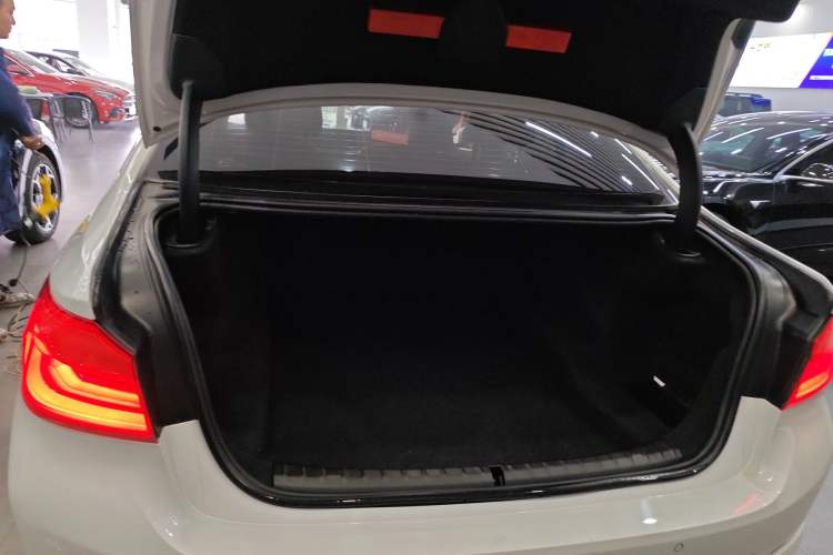 Used BMW 5 Series 2018 528Li Launch Special Edition Trunk