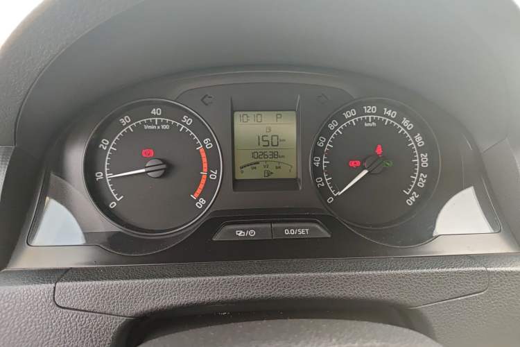 Used Skoda Rapid 2015 1.6L Automatic Smart Selection Model Instrument Cluster