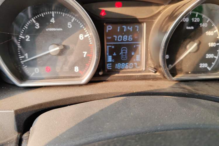 Used Zotye T600 2015 2.0T DCT Prestige Edition