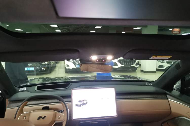 Used ONVO Luxeed L90 2025 Model—Ultra Six-Seater Version
