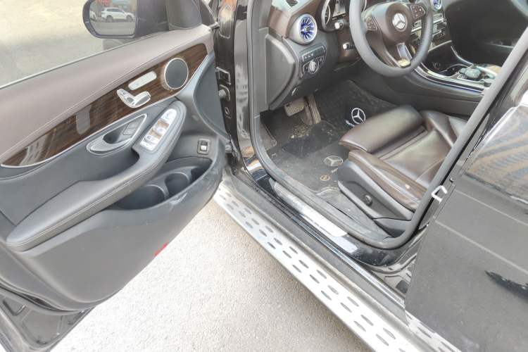 Used Mercedes-Benz GLC 2018 Facelifted GLC 260 4MATIC Dynamic Edition Driver Seat