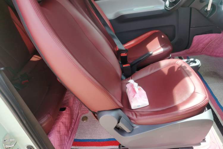 Used Wuling Hongguang MINIEV 2021 Macaron Premium Model – Lithium Iron Phosphate
