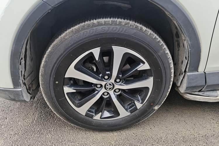 Used Toyota RAV4 2018 2.0L CVT Two-Wheel Drive Fashion X Edition Left Front Wheel Hub