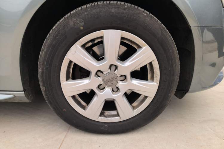 Used Audi A4L 2012 2.0 TFSI automatic Comfort trim level