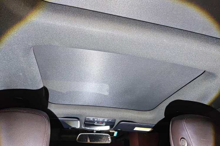 Used Mercedes-Benz GLC 2018 Facelifted GLC 260 4MATIC Dynamic Edition Headliner