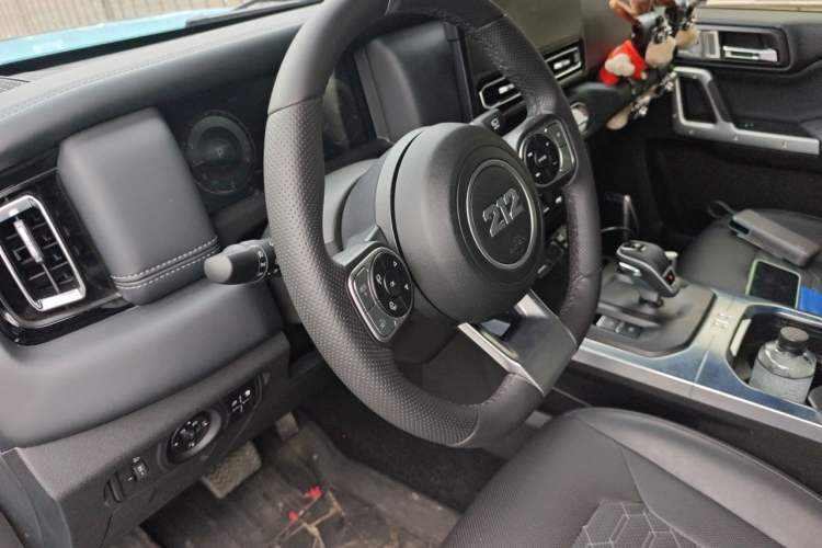 Used 212 T01 2025 2.0T Changfeng