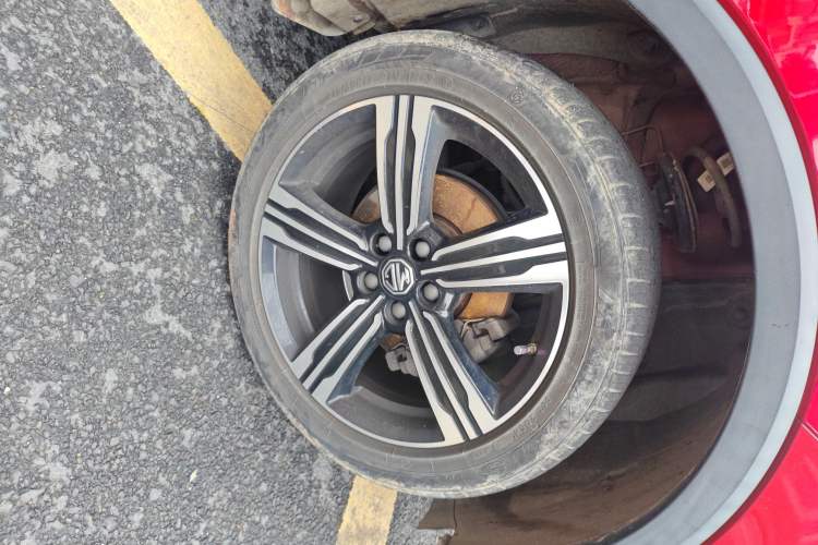 Used MG ZS 2020 Global Bestseller with 1.5L Engine Manual Transmission and a Massive 65-Inch Panoramic Sunroof Version Right Front Wheel Hub