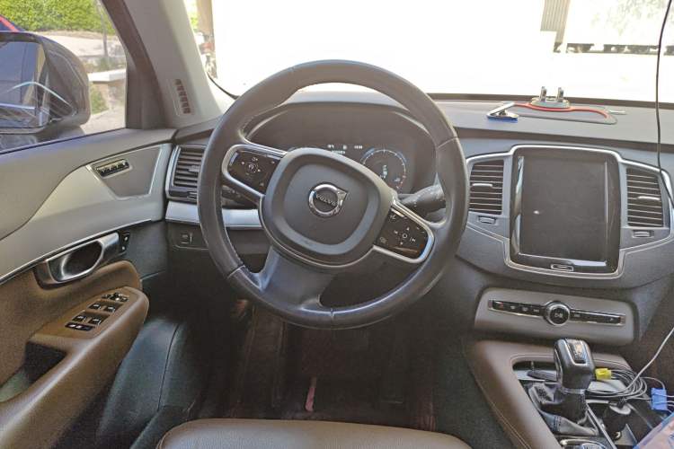 Used Volvo XC90 2020 T5 SmartDrive Luxury 7-Seater Steering Wheel