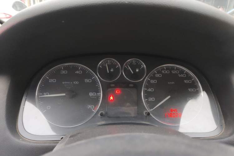 Used Peugeot 307 2010 Hatchback 1.6L Manual Comfort Edition
