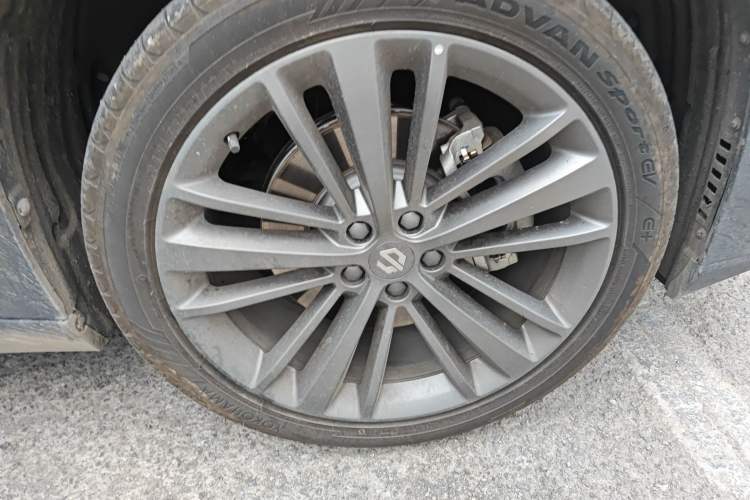 Used Leapmotor C16 2026 Extended-Range 280 LiDAR Zhizun Edition 6 Seats
