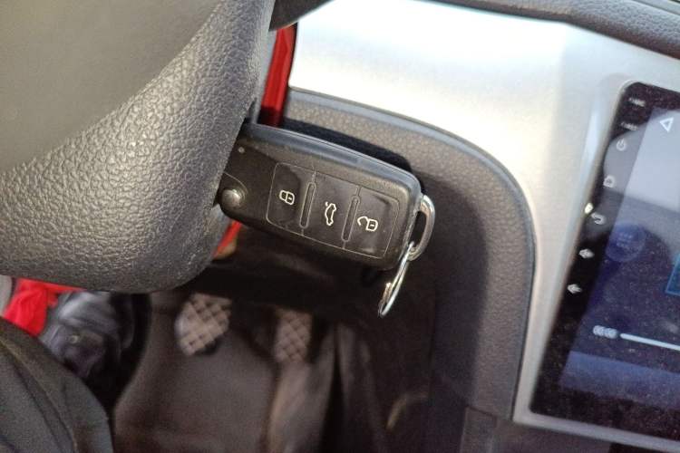 Used Volkswagen Lavida 2013 Revised Classic 1.6L Manual Fashion Edition Vehicle Key