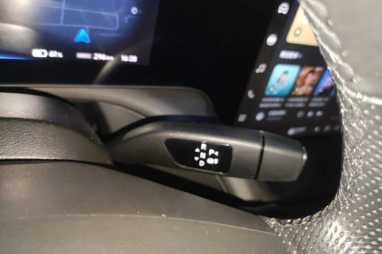 Used XPeng P7 2022 480E Gear Lever